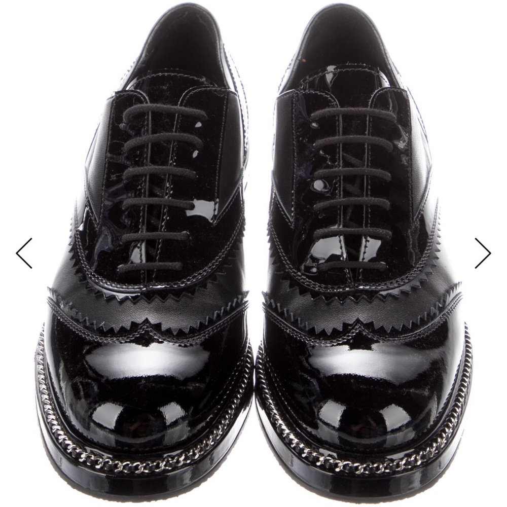 Chanel 2019 Chain-Link Accent Oxfords - Picture 4 of 6